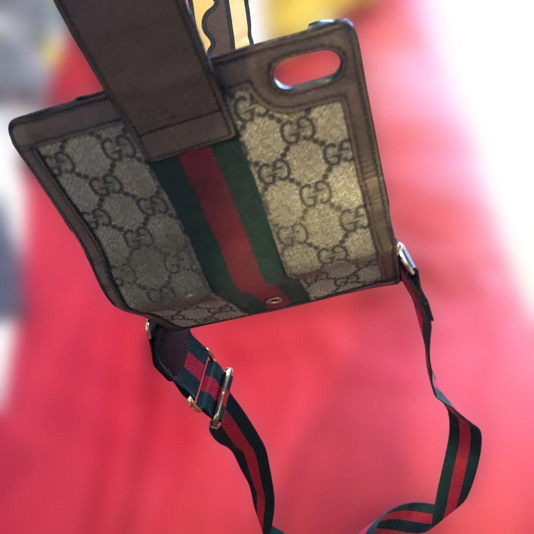 グッチGUCCI スマホケース本物iPhone x xs 希少　社外ストラップ
