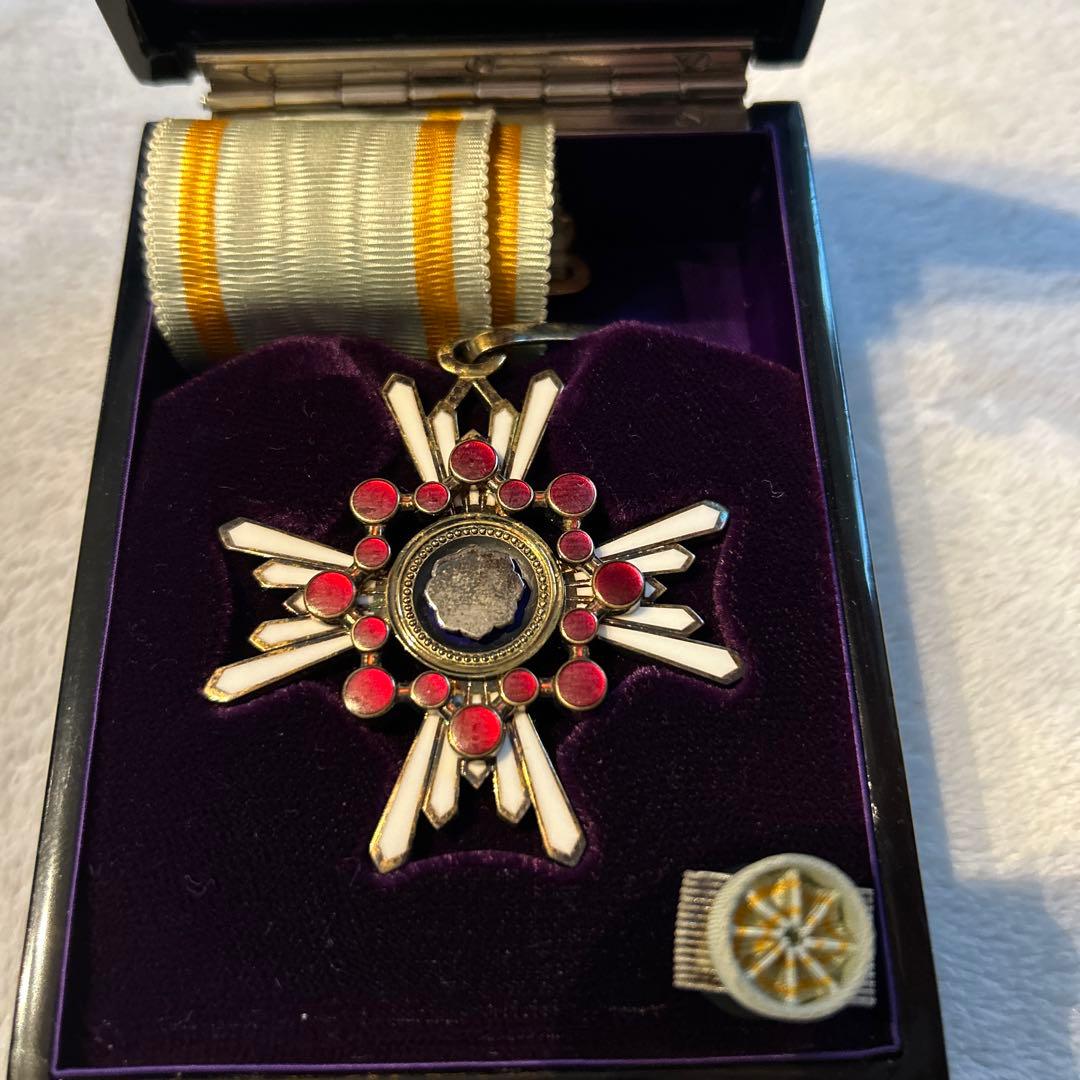 勲三等瑞宝章　勲章 ケース付き