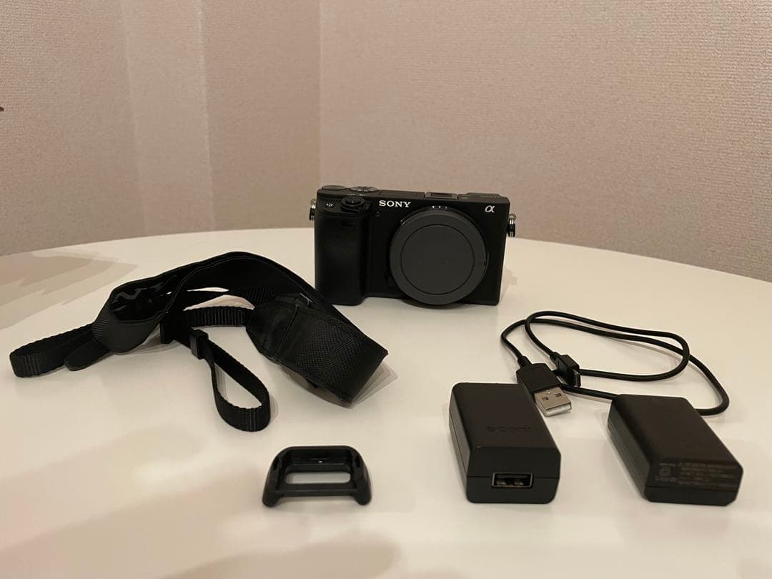 【美品】ソニー（SONY） α6400ボディ（ILCE-6400）