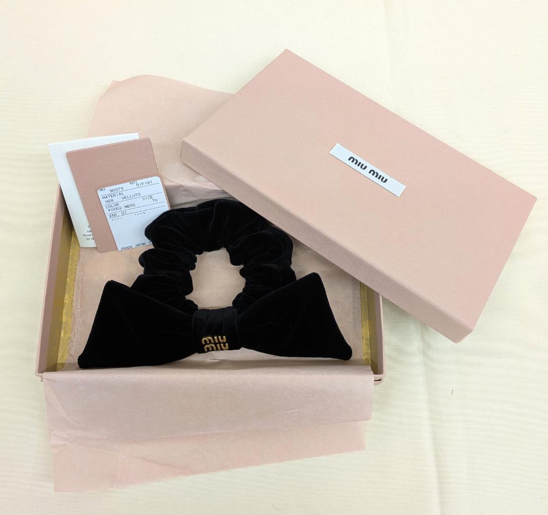 MIU MIUの「ベルベットシュシュ」　未使用品です。