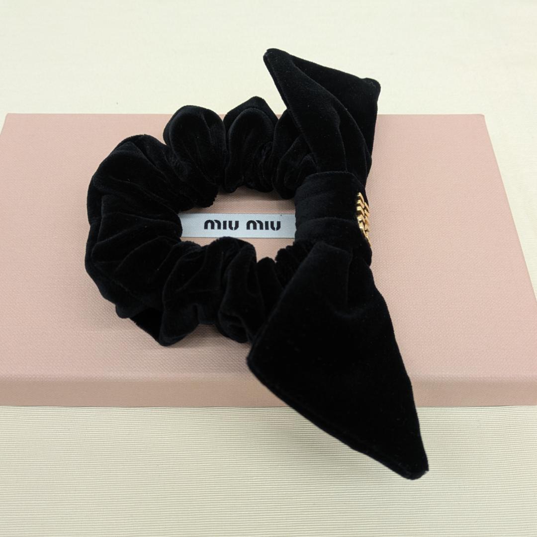 MIU MIUの「ベルベットシュシュ」　未使用品です。