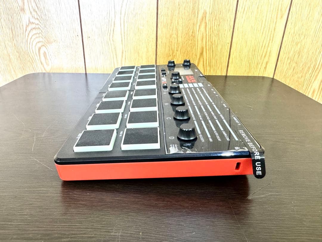 AKAI アカイ プロフェッショナル MPX16 MIDIコントローラー