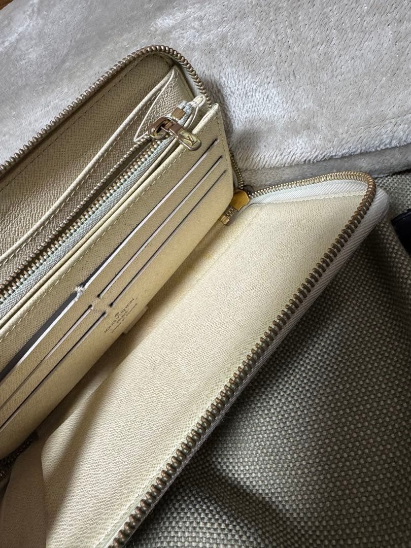 louis vuittion 長い財布