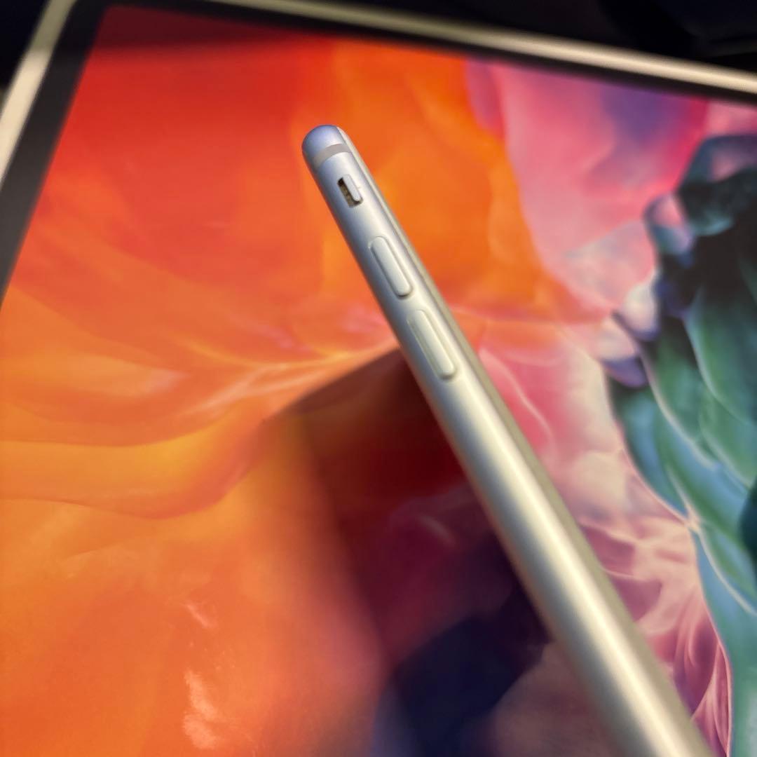 Apple iPhone 8 64GB シルバー 本体のみ