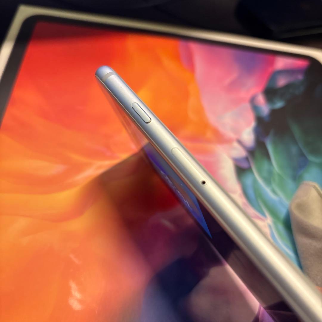 Apple iPhone 8 64GB シルバー 本体のみ