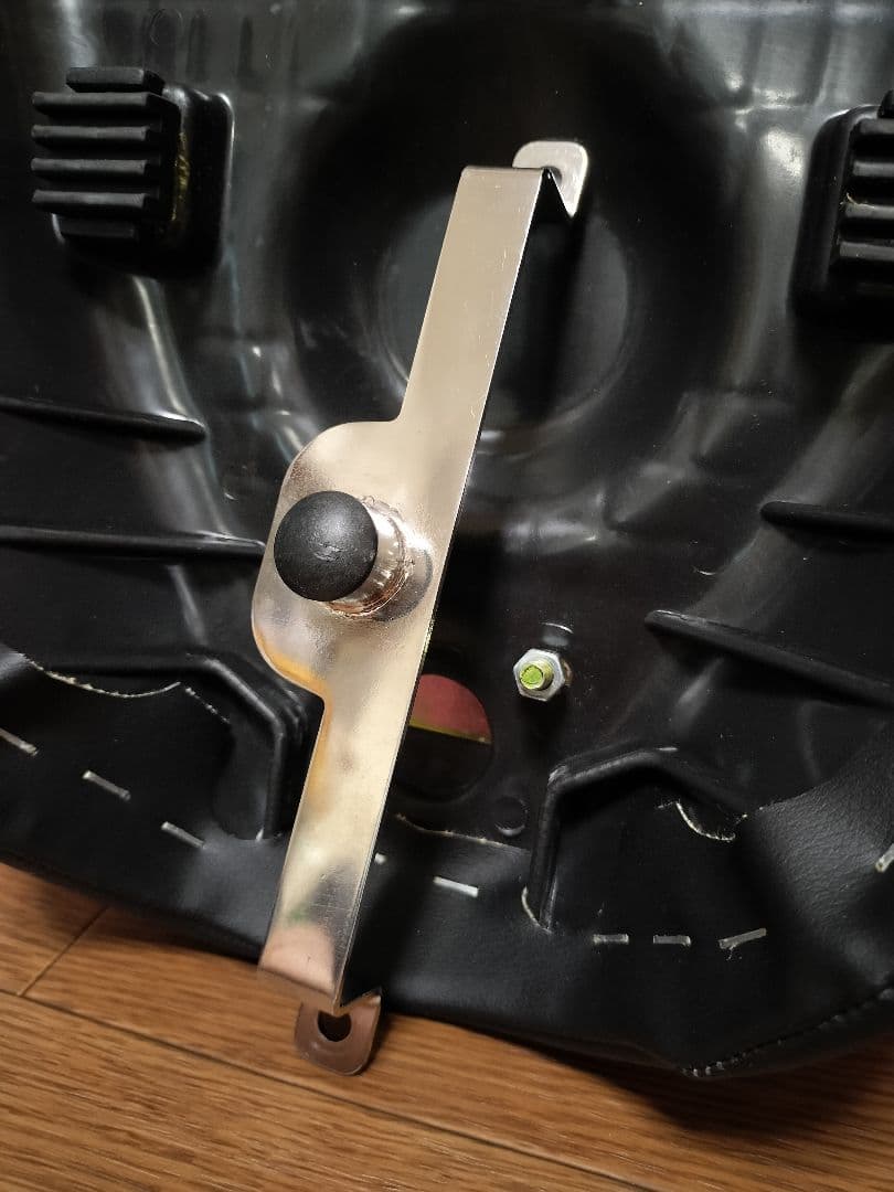 アウトスタンディングオリジナルSAS（衝撃吸収）シート「SAS-S30-BLK」