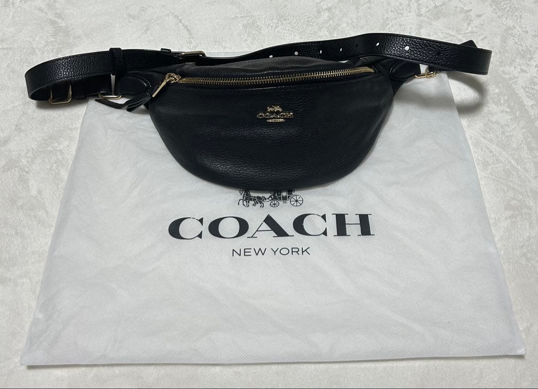 COACH 黒 レザー ボディバッグ