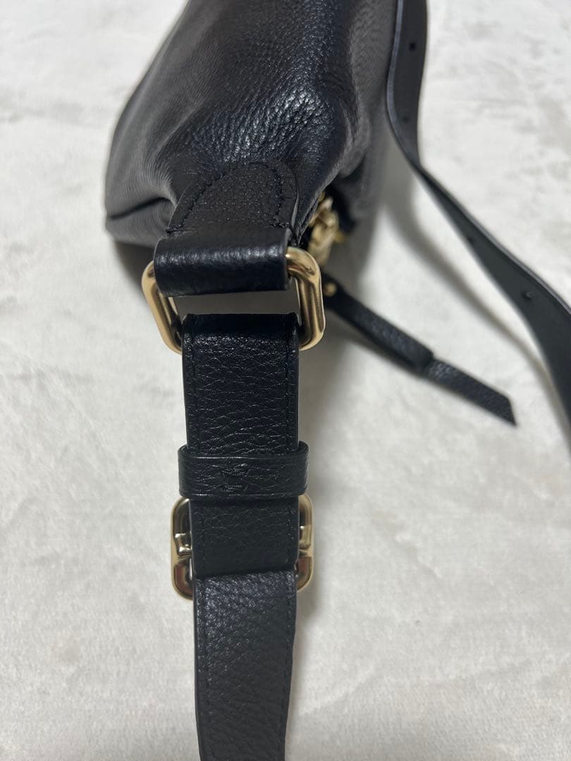 COACH 黒 レザー ボディバッグ