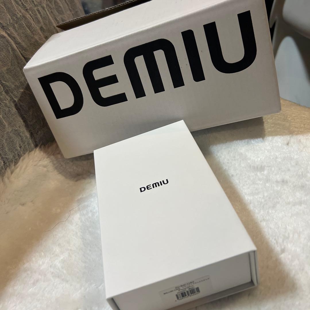 は*こ様 DEMIU BALLON CINQ ブラックスタッズ　iPhone16