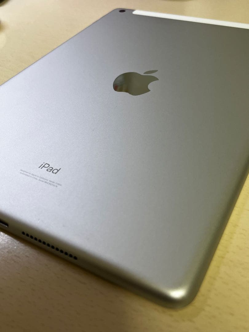 Apple iPad 第九世代 第9世代　64GB 本体　シルバー