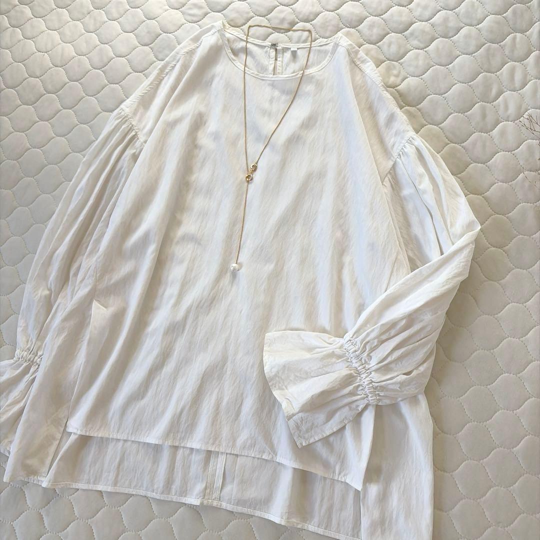 【美品】BEARDSLEY✴︎LIVETART ギャザーカフスシャツ　ホワイト