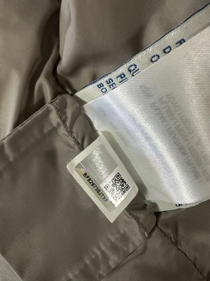 MONCLER モンクレール　ダウンジャケット フード付き　02(Mサイズ)
