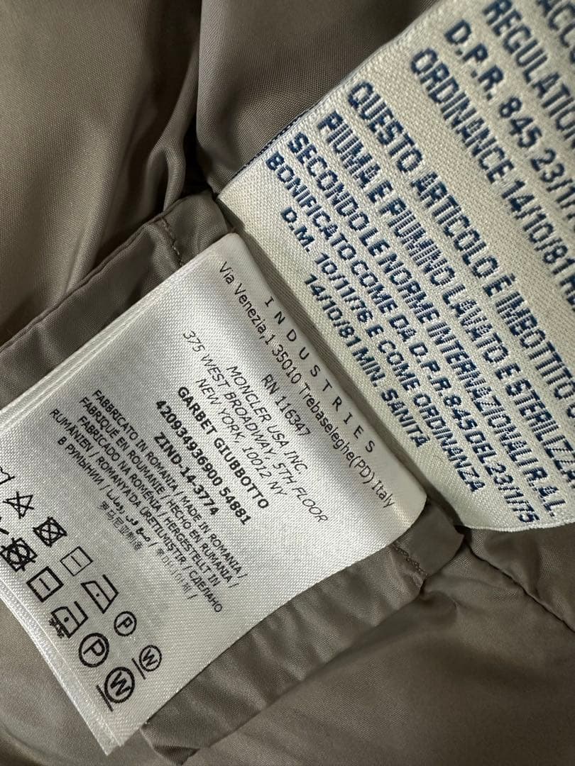 MONCLER モンクレール　ダウンジャケット フード付き　02(Mサイズ)