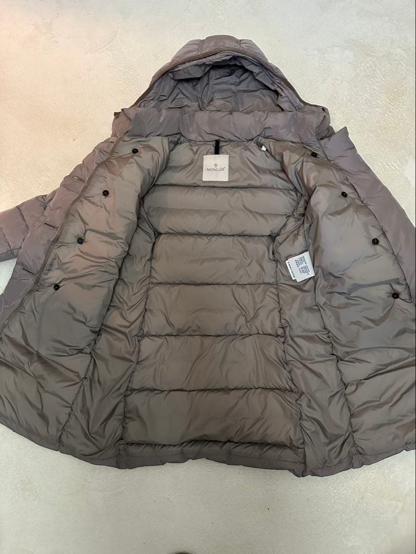 MONCLER モンクレール　ダウンジャケット フード付き　02(Mサイズ)