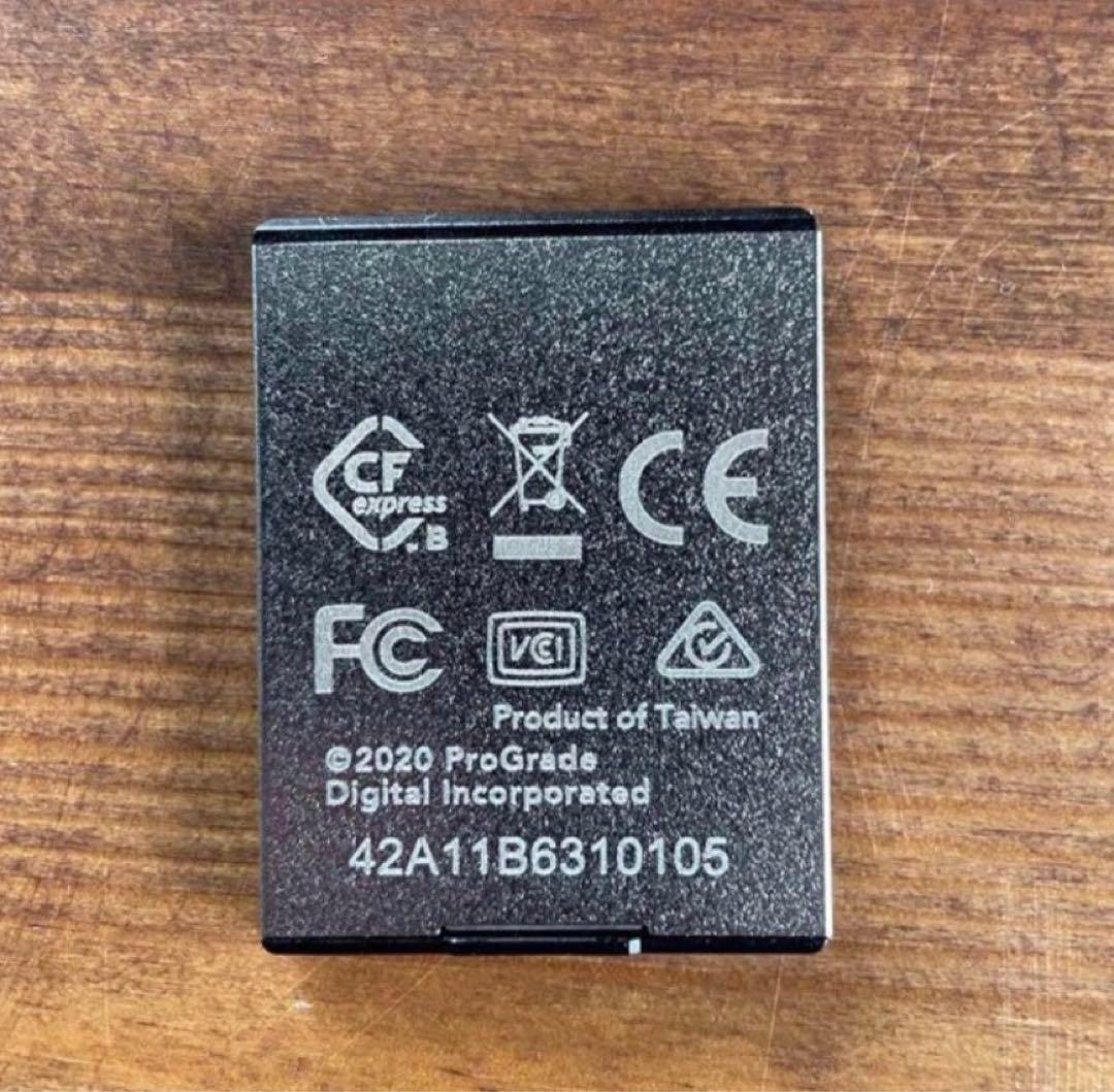 CFexpress 2.0 Type B カード　165GB