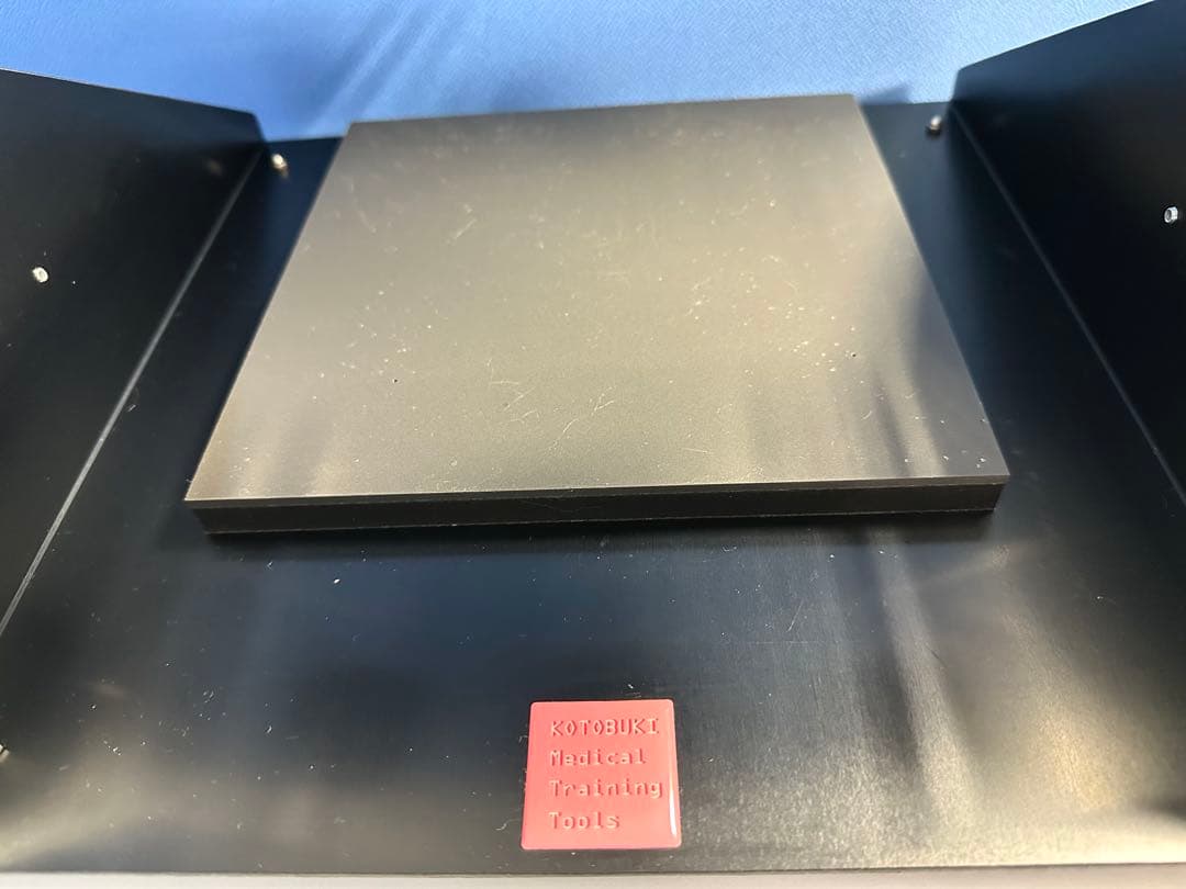 腹腔鏡手術練習キット　ラパロドライボックス　持針器・鉗子セット　婦人科　外科