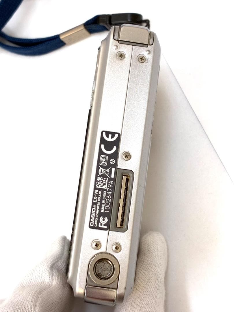 25S11-068 CASIO EX-V8 カシオ 通電OK 付属品付 デジカメ