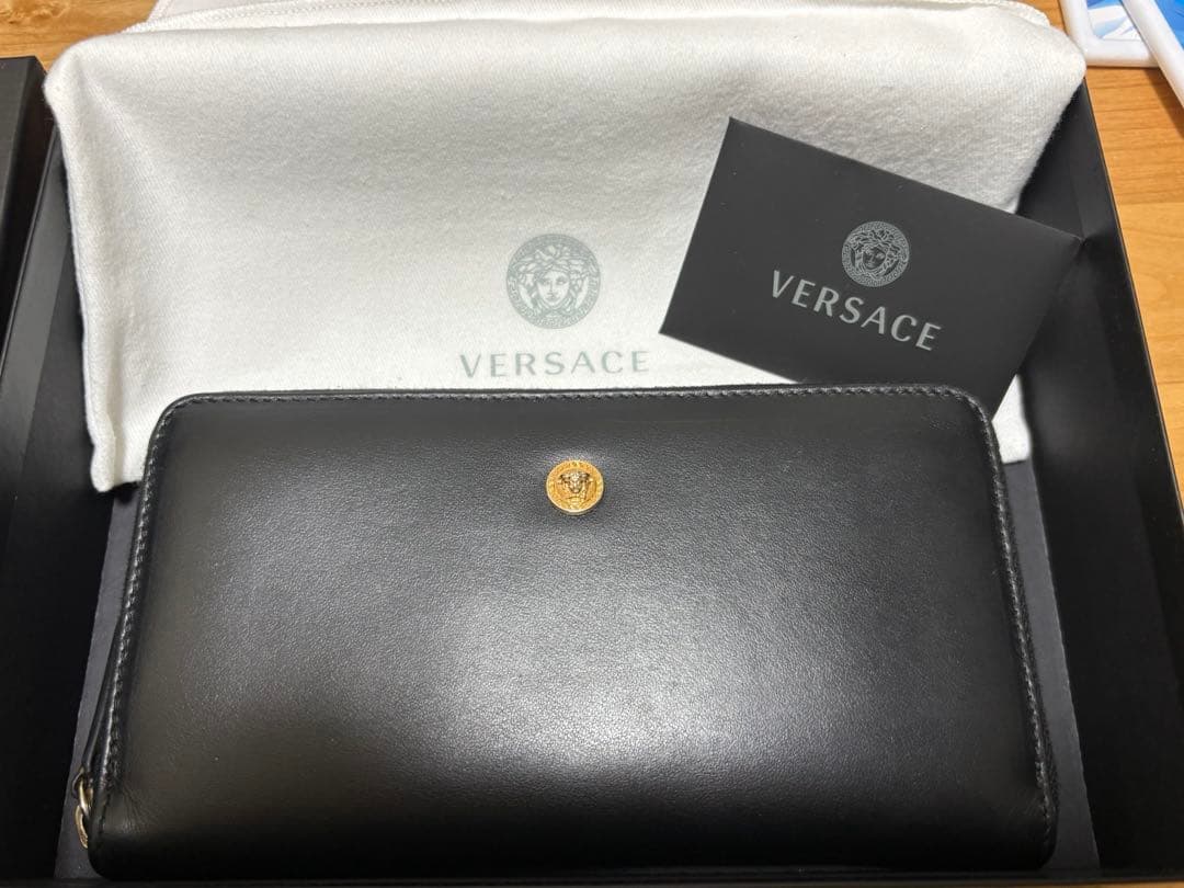 VERSACE ブラック レザー 長財布