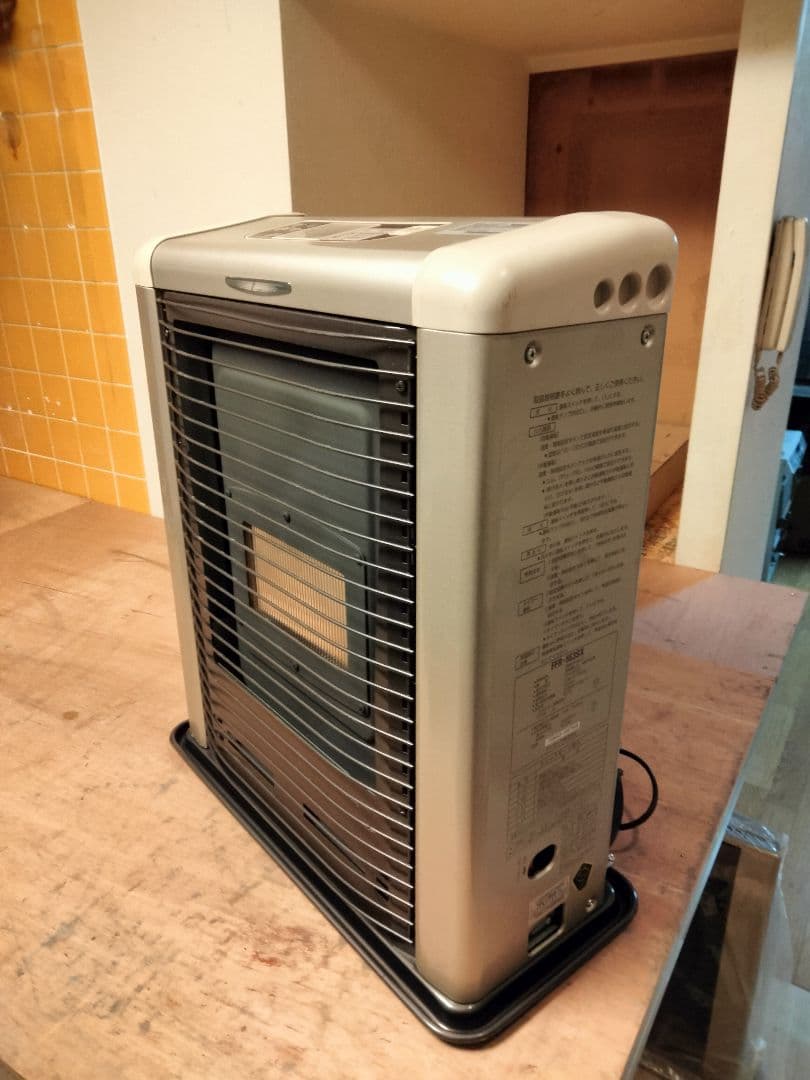 サンポットFF石油ストーブゼータス！品番「FFR‐563SX」2017年式中古品