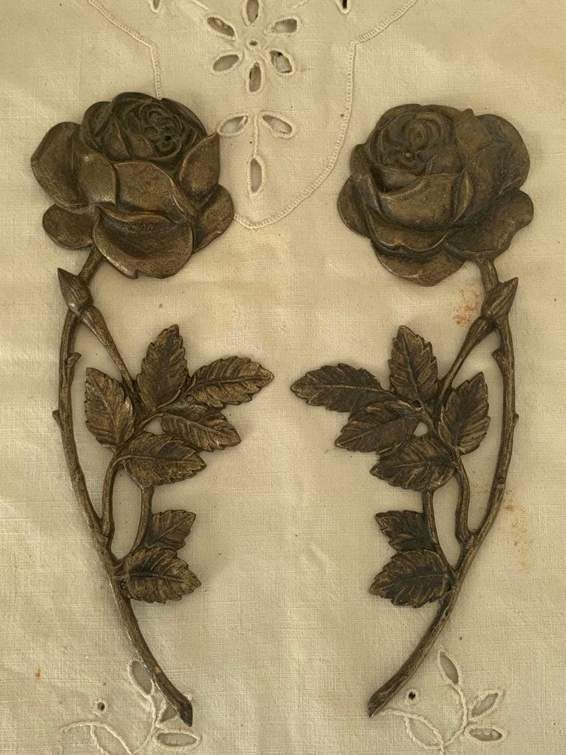 フランスアンティーク　金属製装飾　薔薇　ペア　ブロカント