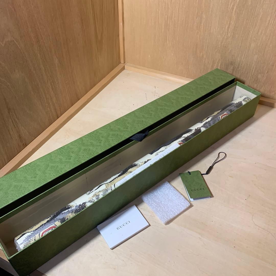 GUCCI 正規品　タイガーフェイス　プリント ウォールペーパー（壁紙）