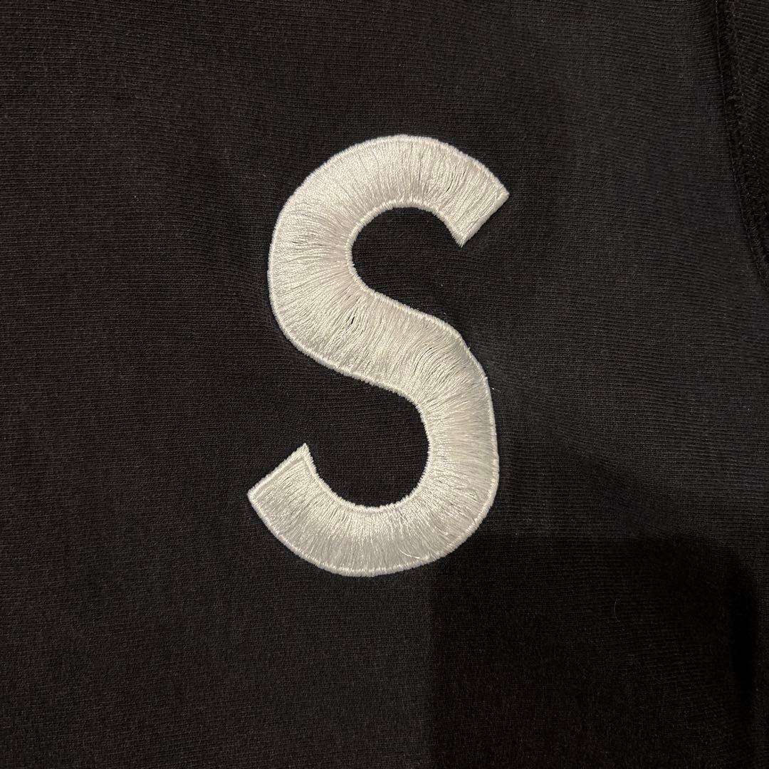 Supreme 黒 フード付きパーカー