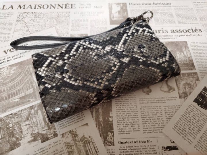 iPhoneケース adidas