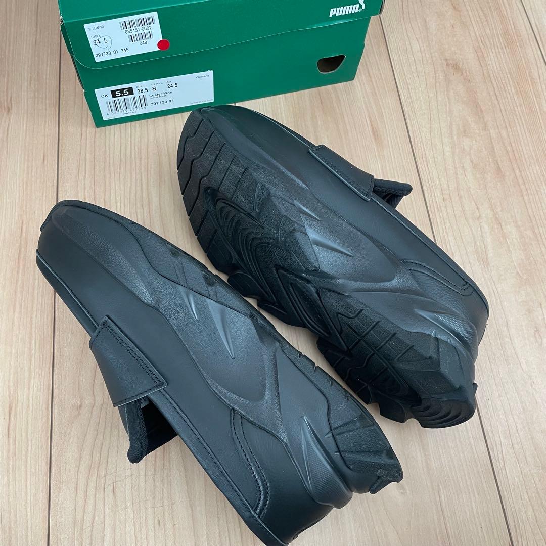 【美品、箱つき】PUMA ブラック 厚底ローファー 24.5cm