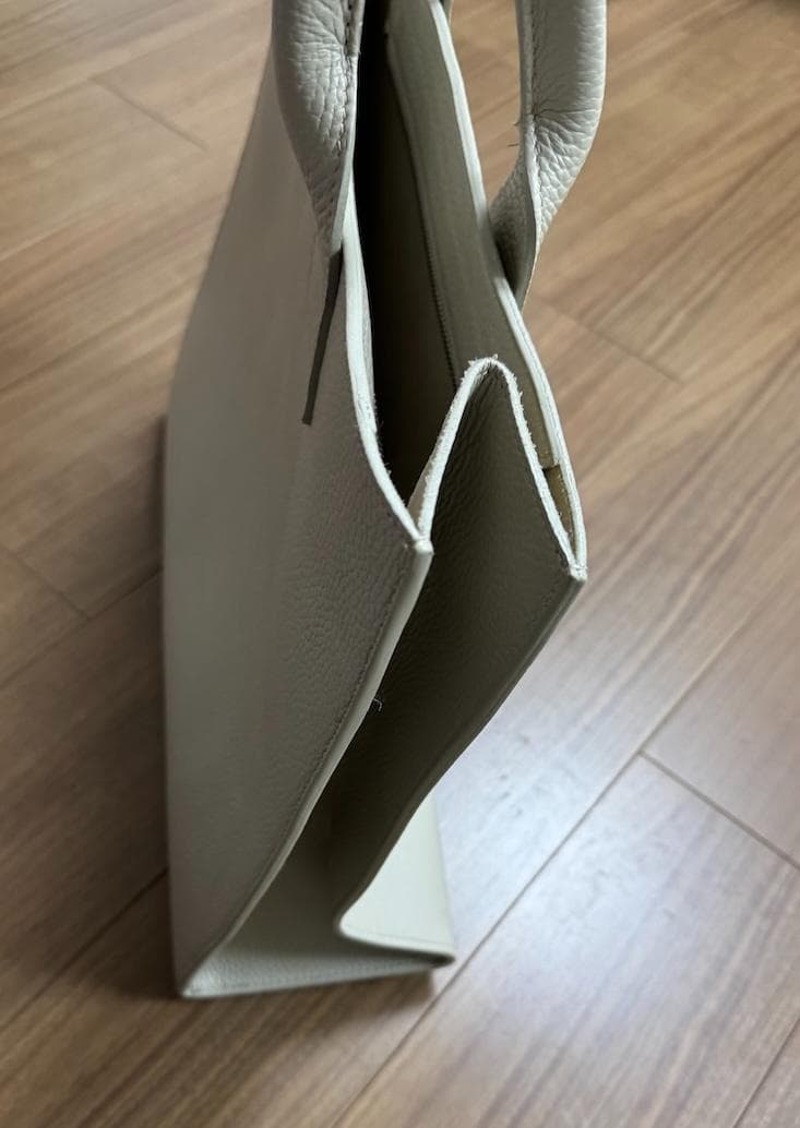 アイボリー レザー トートバッグ