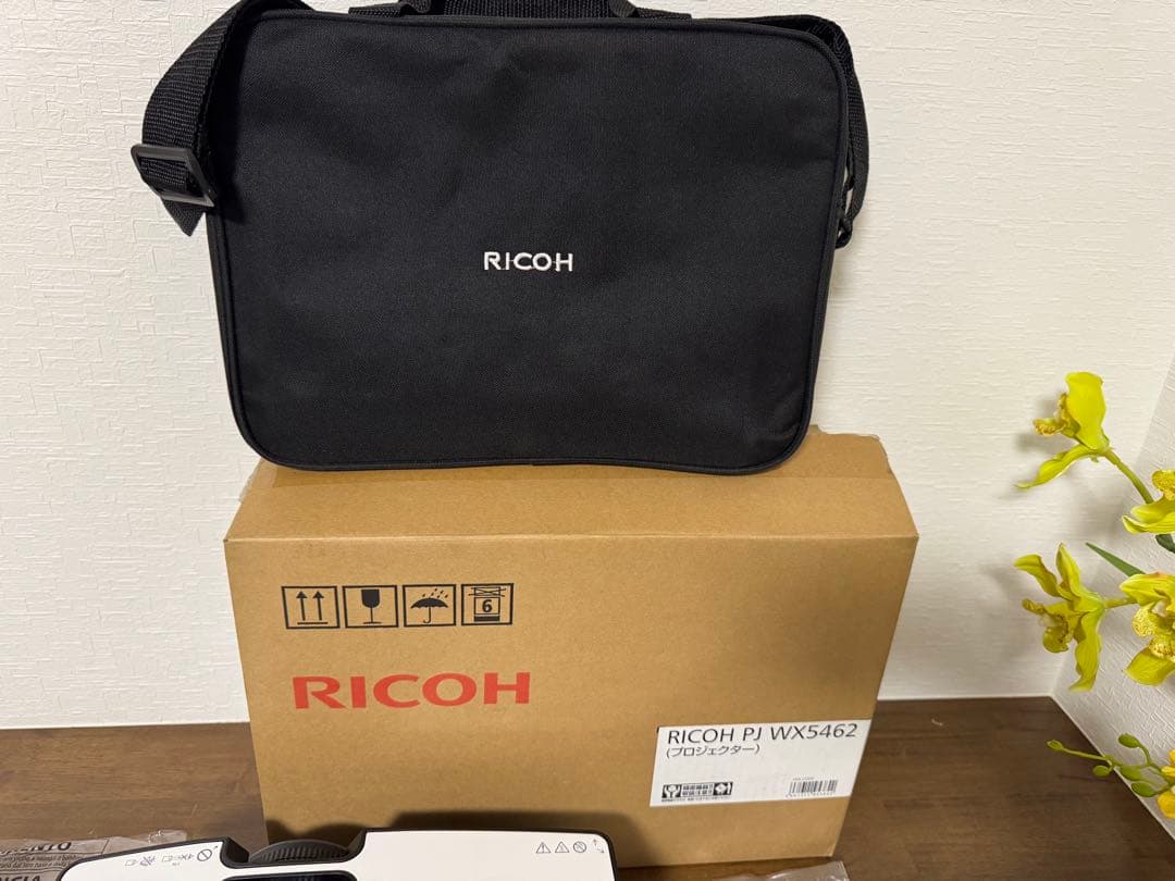 *美品*RICOH プロジェクター WX5462 ランプ 元箱付き