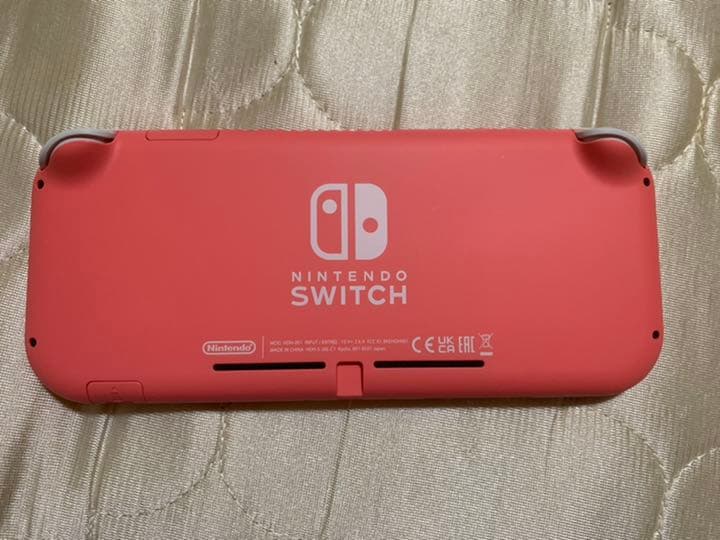 美品★Nintendo Switch LITE コーラル