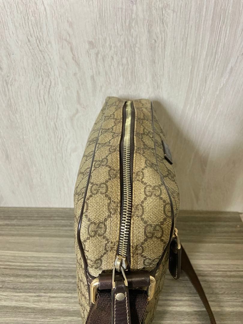 GUCCI ショルダーバッグ　GG スプリーム　PVC レザー　ベージュ