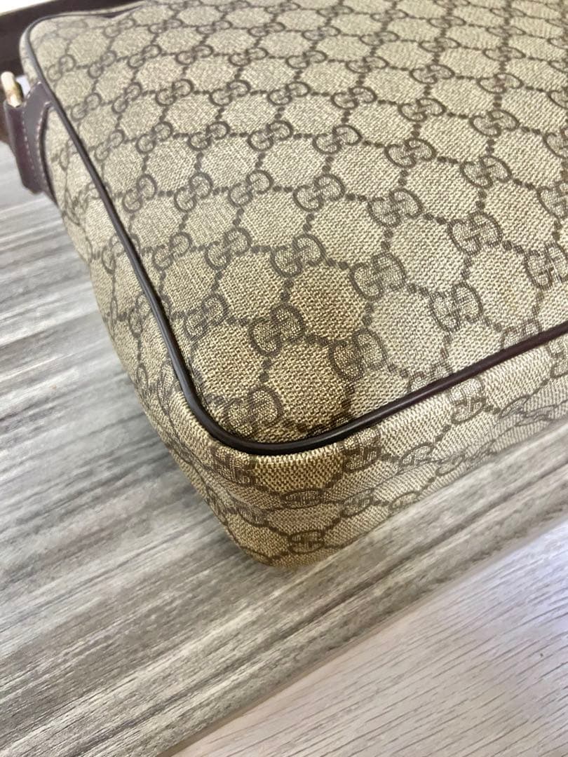 GUCCI ショルダーバッグ　GG スプリーム　PVC レザー　ベージュ