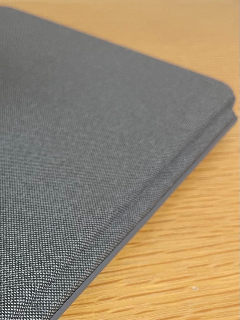 ロジクール 10.9インチ iPad用 トラックパッド付 キーボードケース。