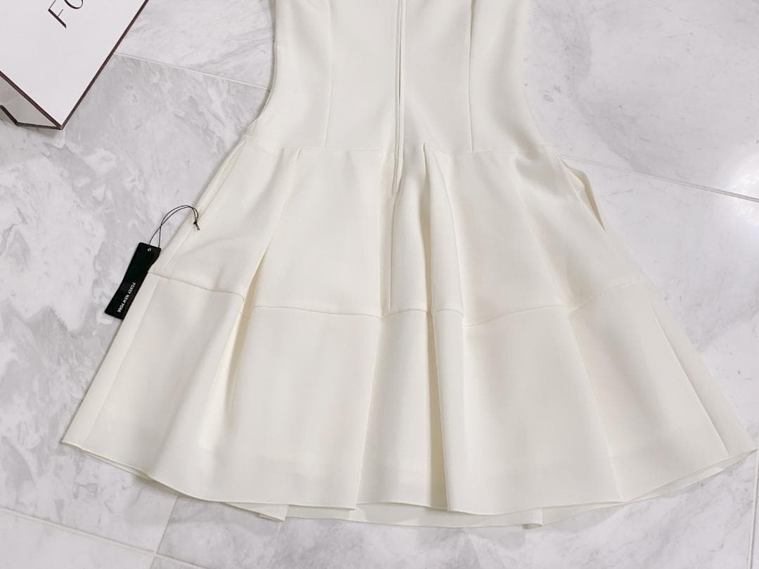 マルク未使用級★FOXEY/フォクシーマットストレッチグログラン 38