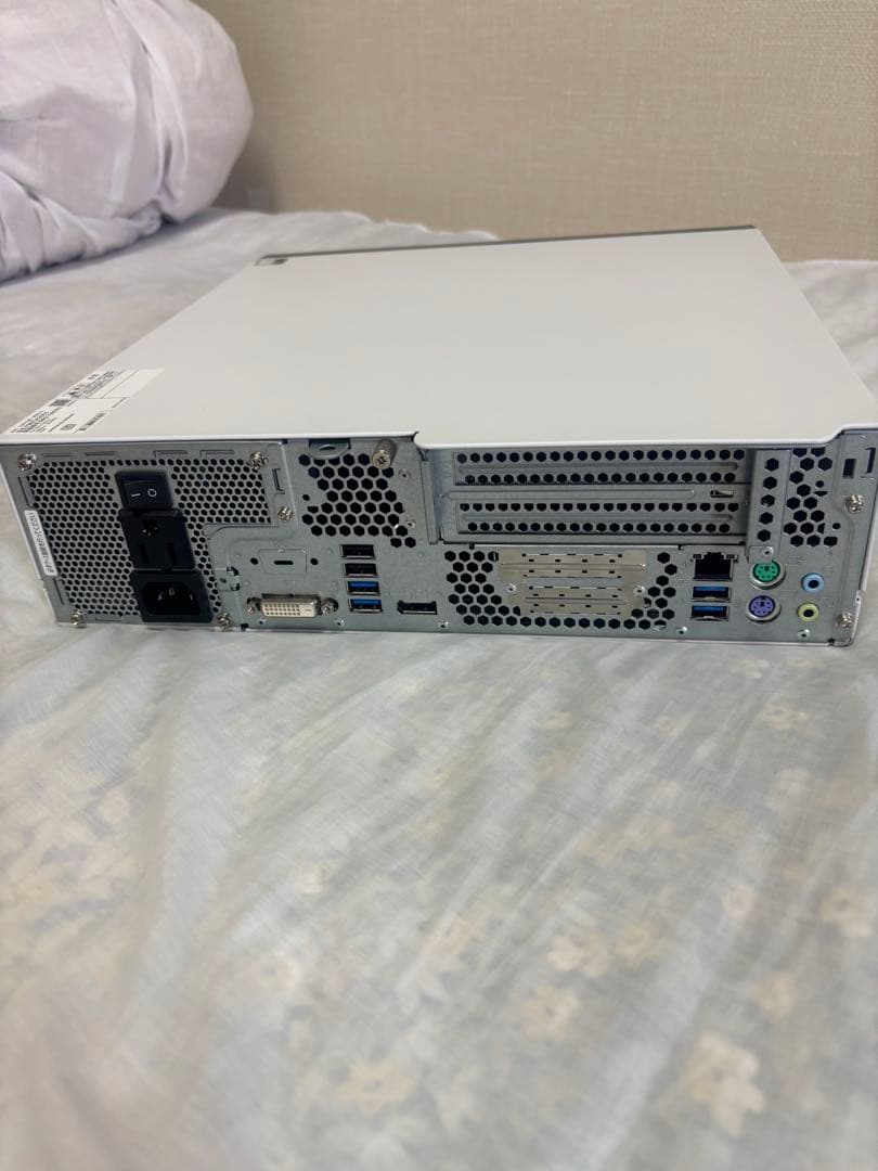 Windowsデスクトップ FUJITSU ESPRIMO D 588/B SSD 500GB/16GB