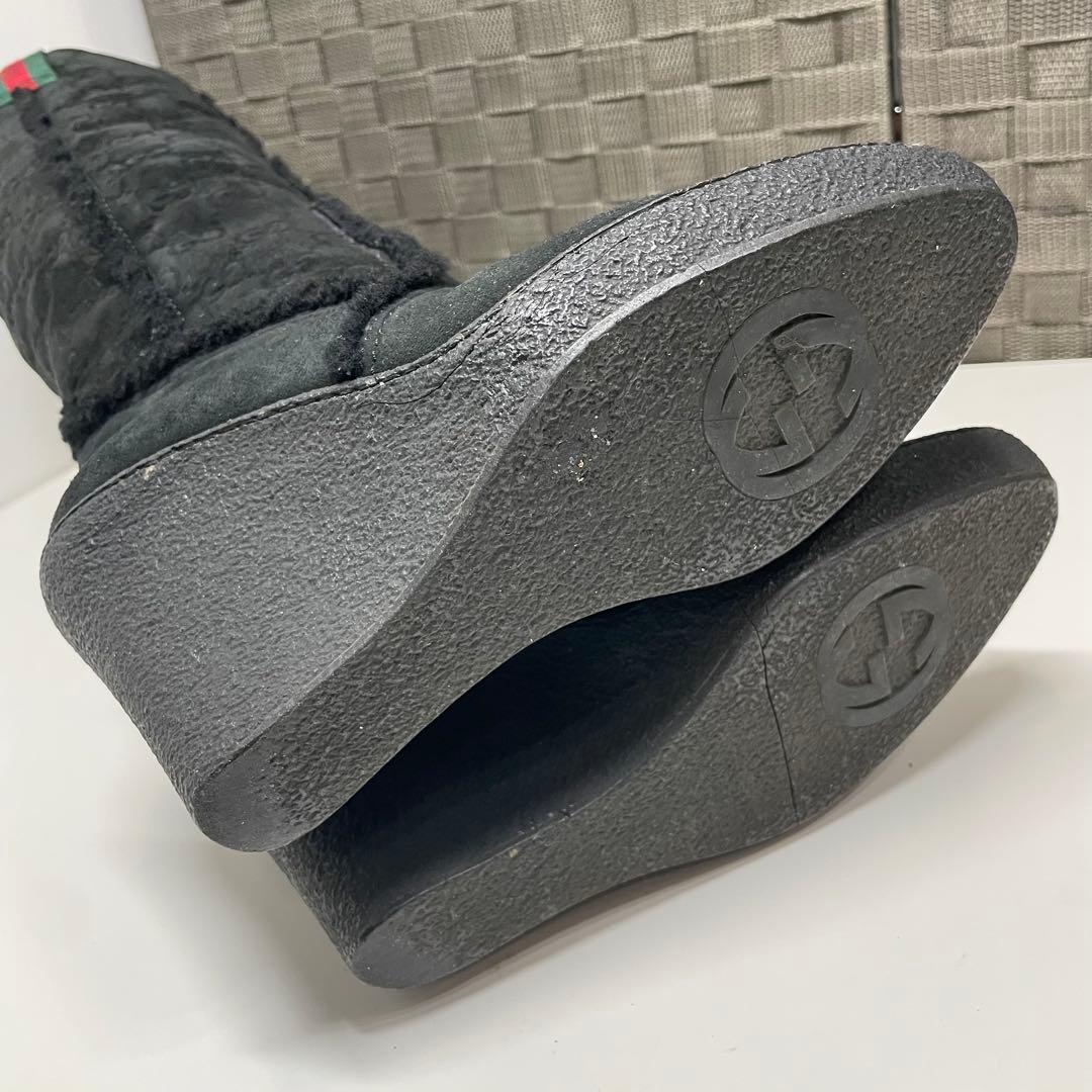 彩*愛様 GUCCI ブラック ムートンブーツ　GGロゴ エンボス ロングブーツ