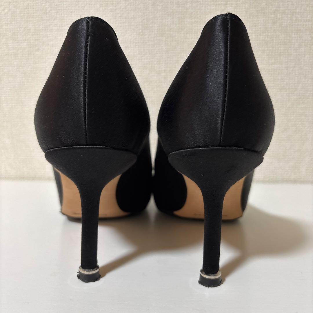 MANOLO BLAHNIK マノロブラニク　ハンギシ　パンプス　サテン