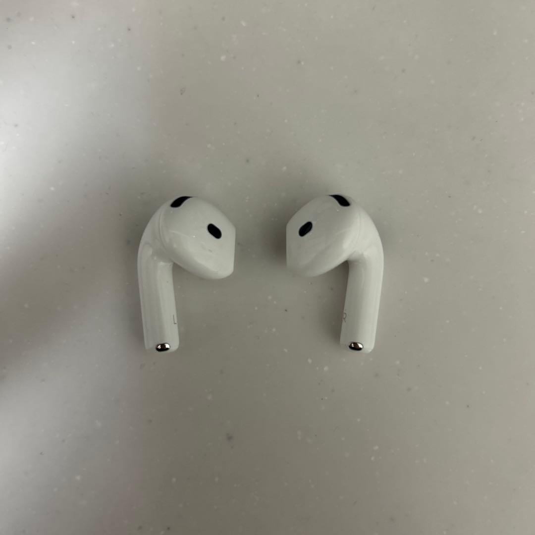 Apple AirPods4 本体 ホワイト