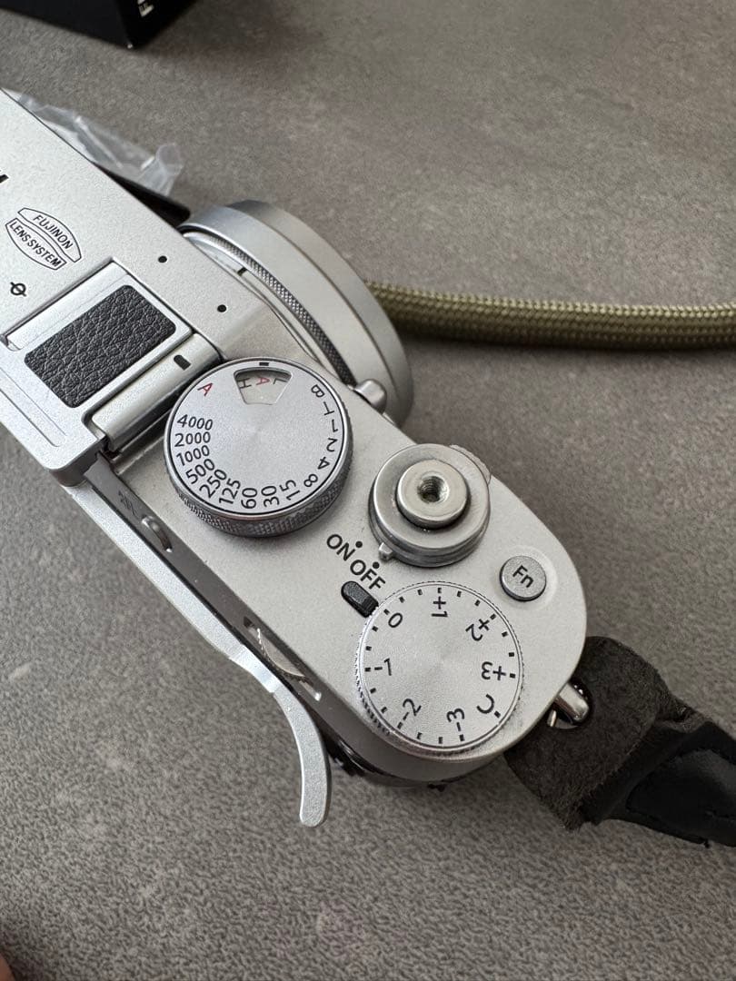 【シャッター9200回!】Fujifilm X100F シルバー おまけ付