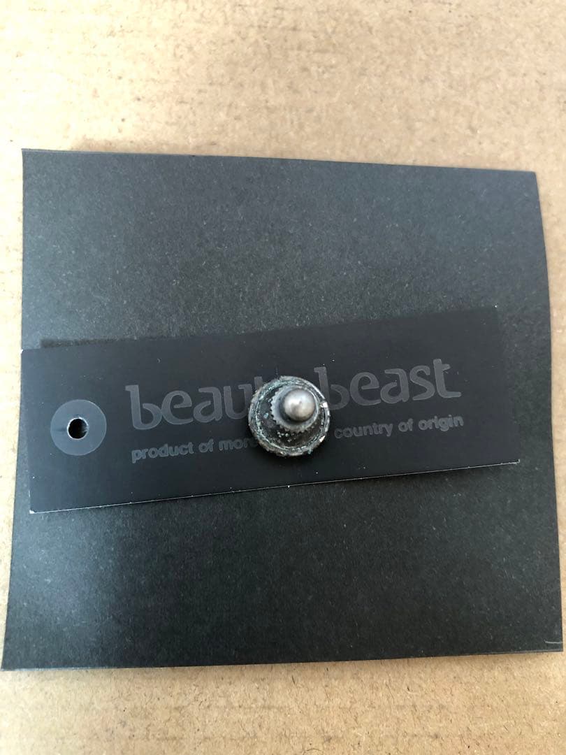 ビューティービーストピンバッジ