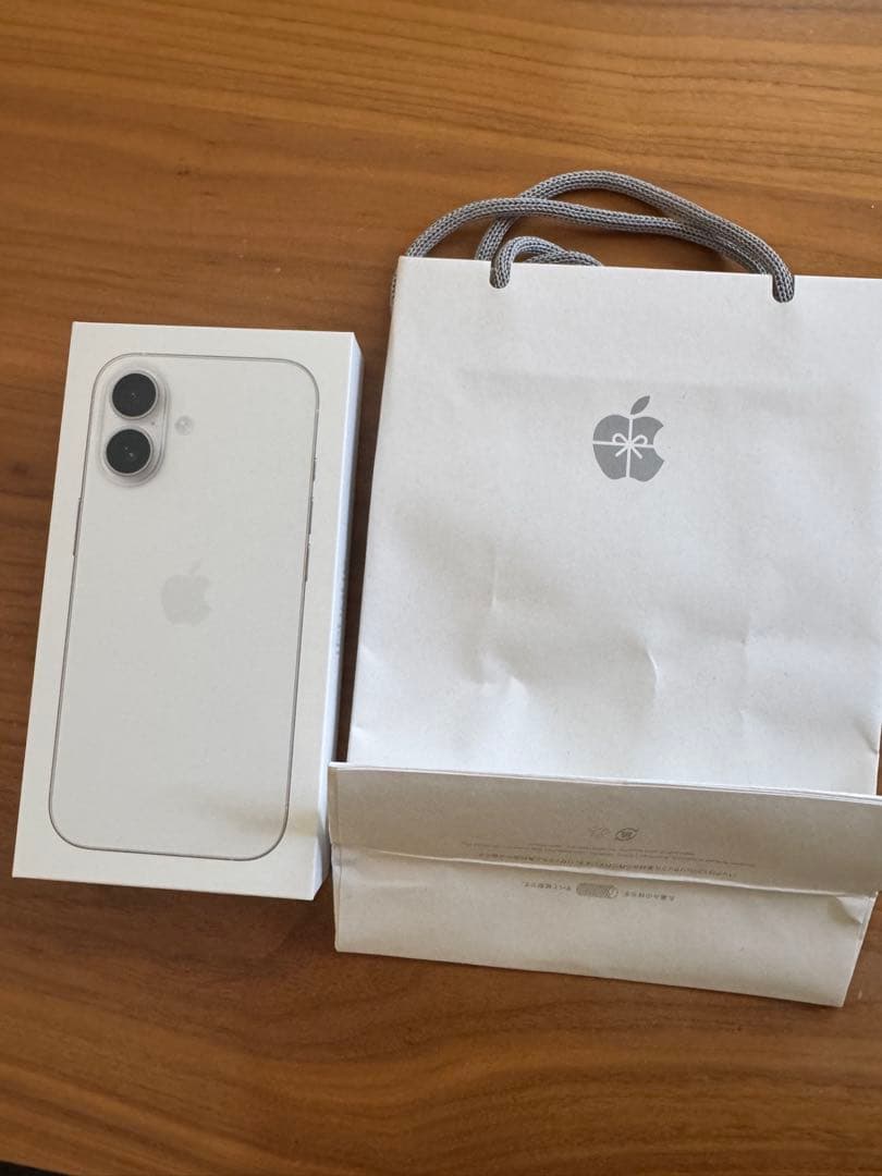 新品 未開封 simフリー Apple iPhone 17 ホワイト 256GB