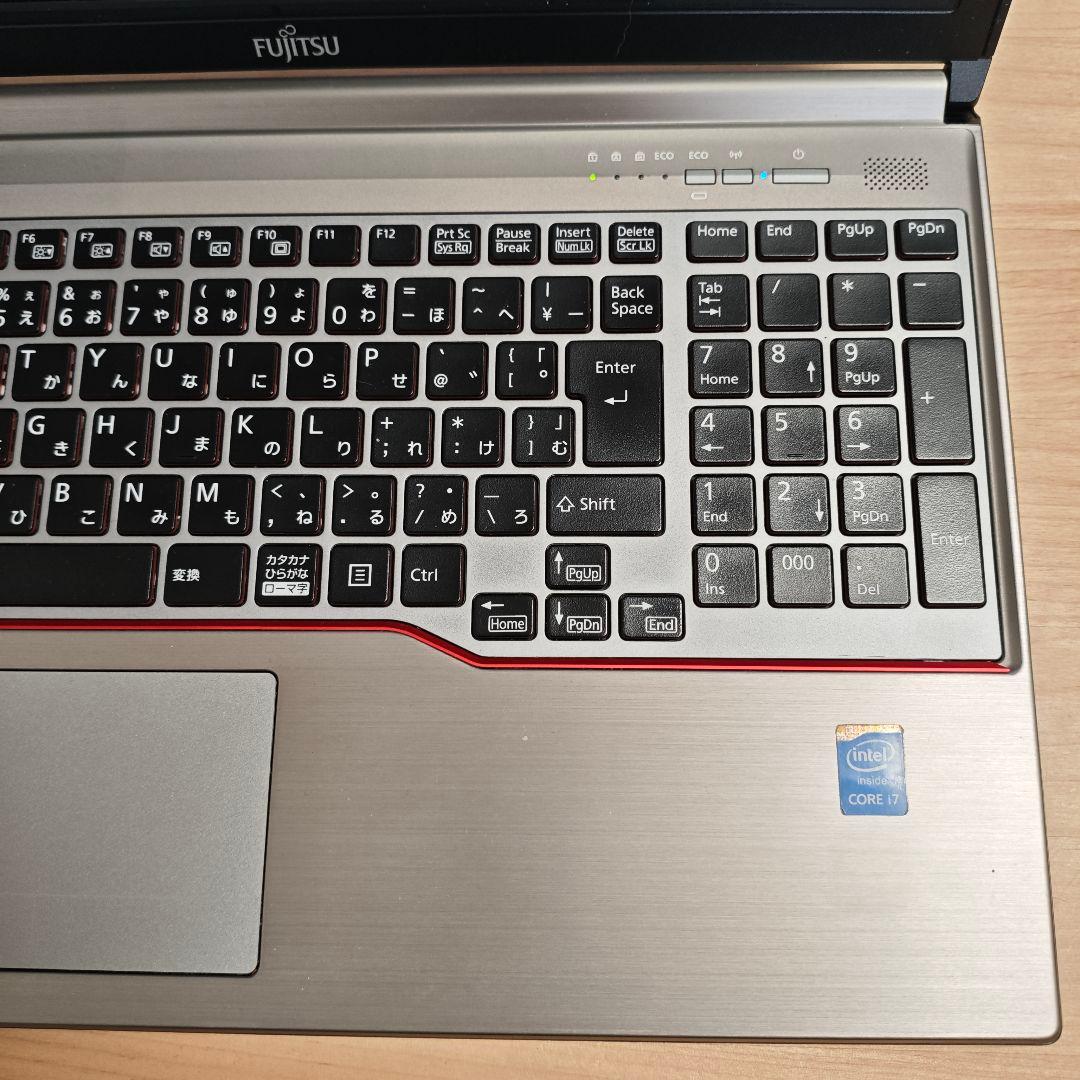 ば*ー様 【格安】Fujitsu Lifebook Core i7 16gb ノ