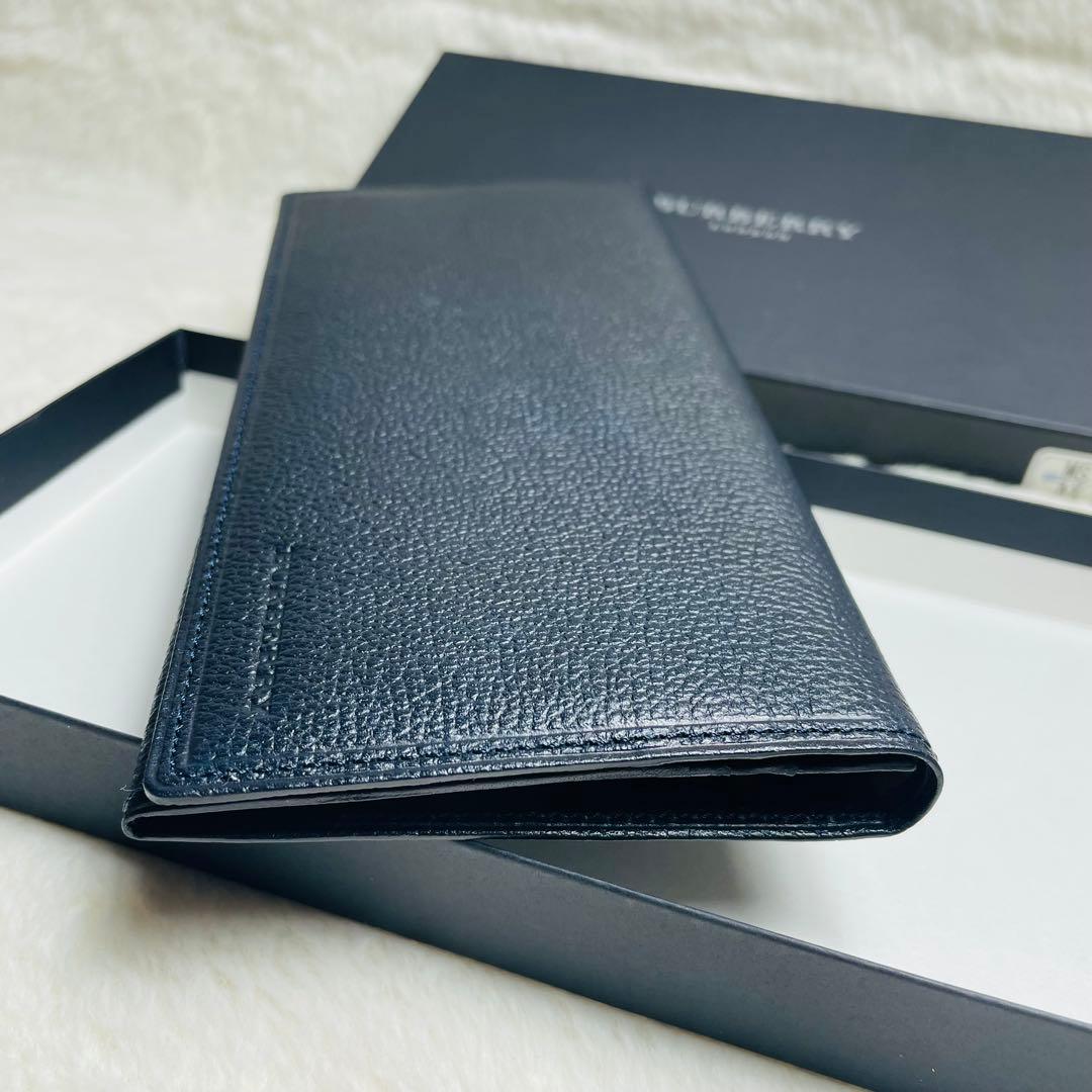新品未使用　箱付レアBURBERRY 長財布　二つ折り　ノバチェックおしゃれ男女