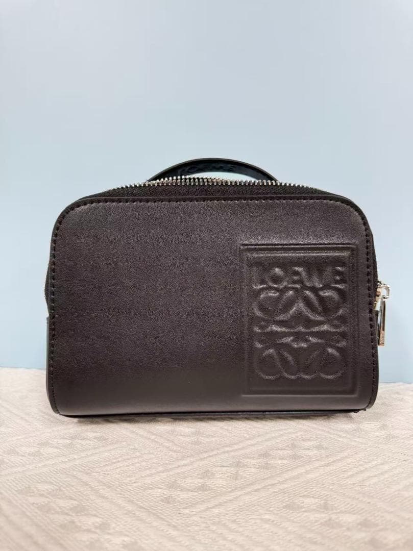 ブラックレザーショルダーバッグ~·