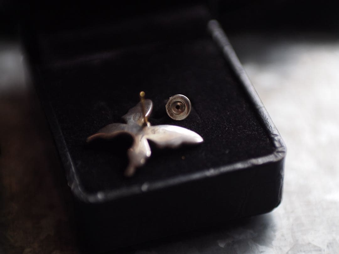 廃盤品JUSTINDAVIS CROWN BUTTERFLYピアス 蝶　ピアス