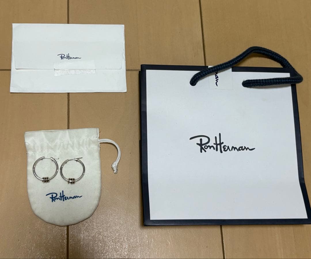 スピネリキルコリン　フープピアス