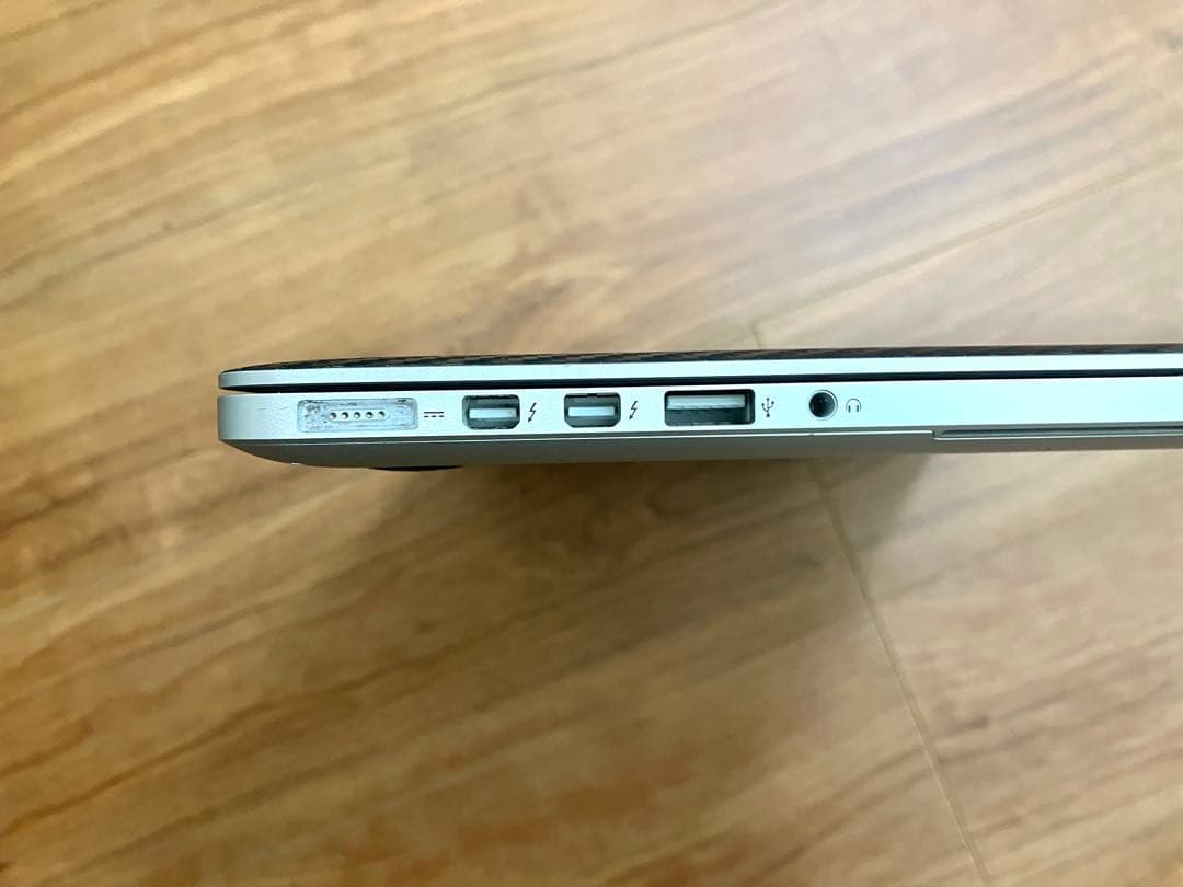MacBook Pro Core i7 16GB Readeon 15インチ