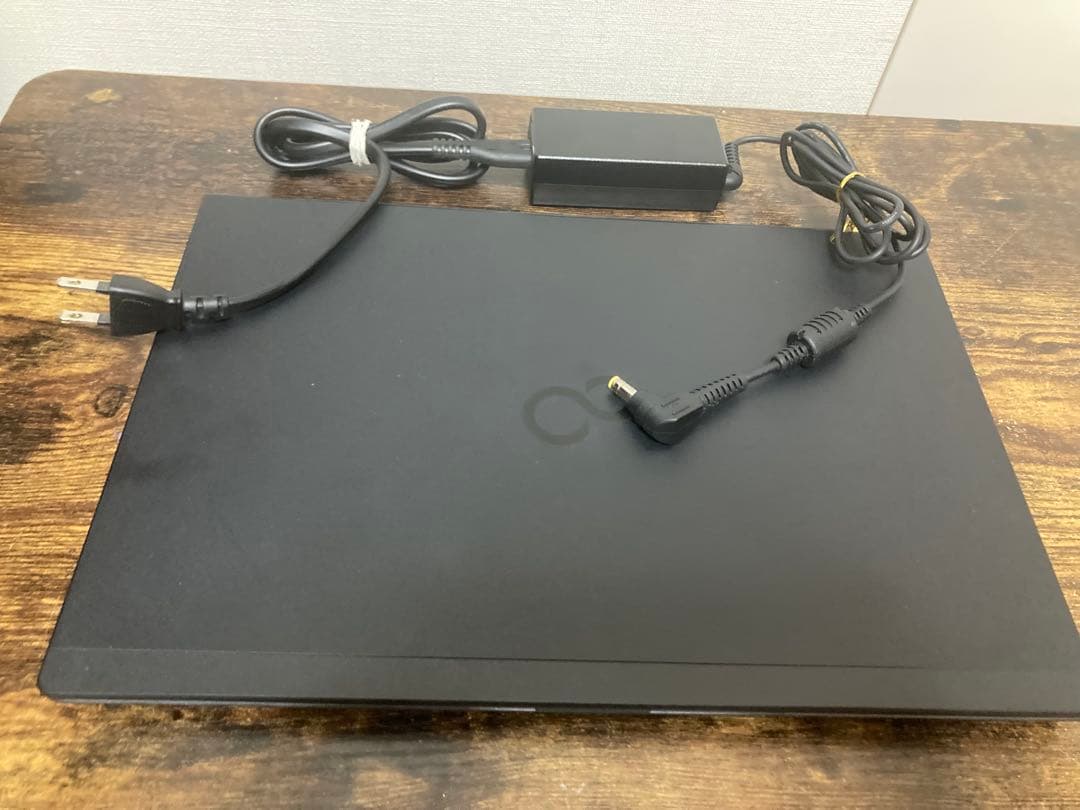 富士通 極軽極薄 ノートパソコン LIFEBOOK U937/R i5 256