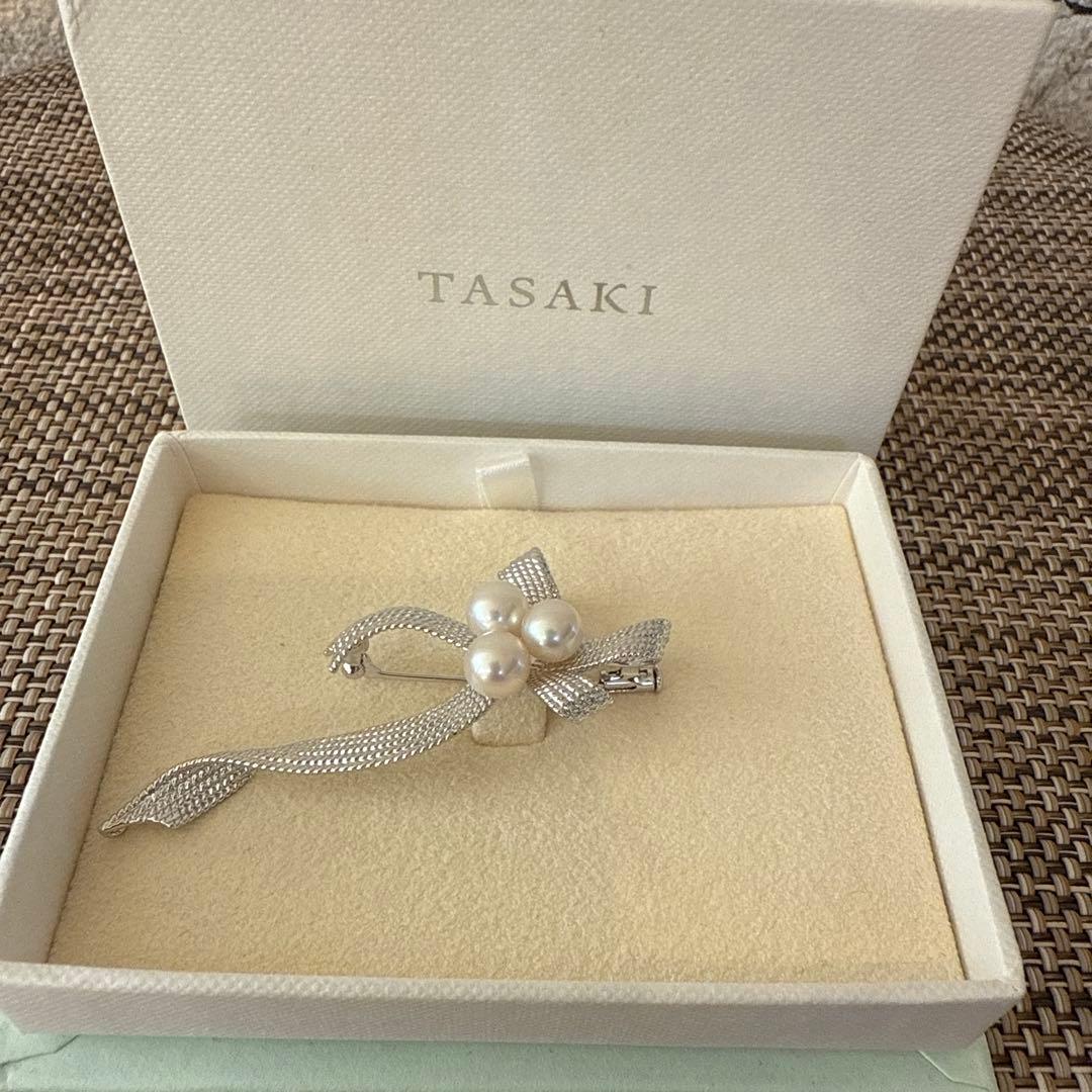 TASAKI リボンモチーフ ブローチ
